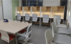 <b>台上涵盖了各个学科范畴的学问点</b>